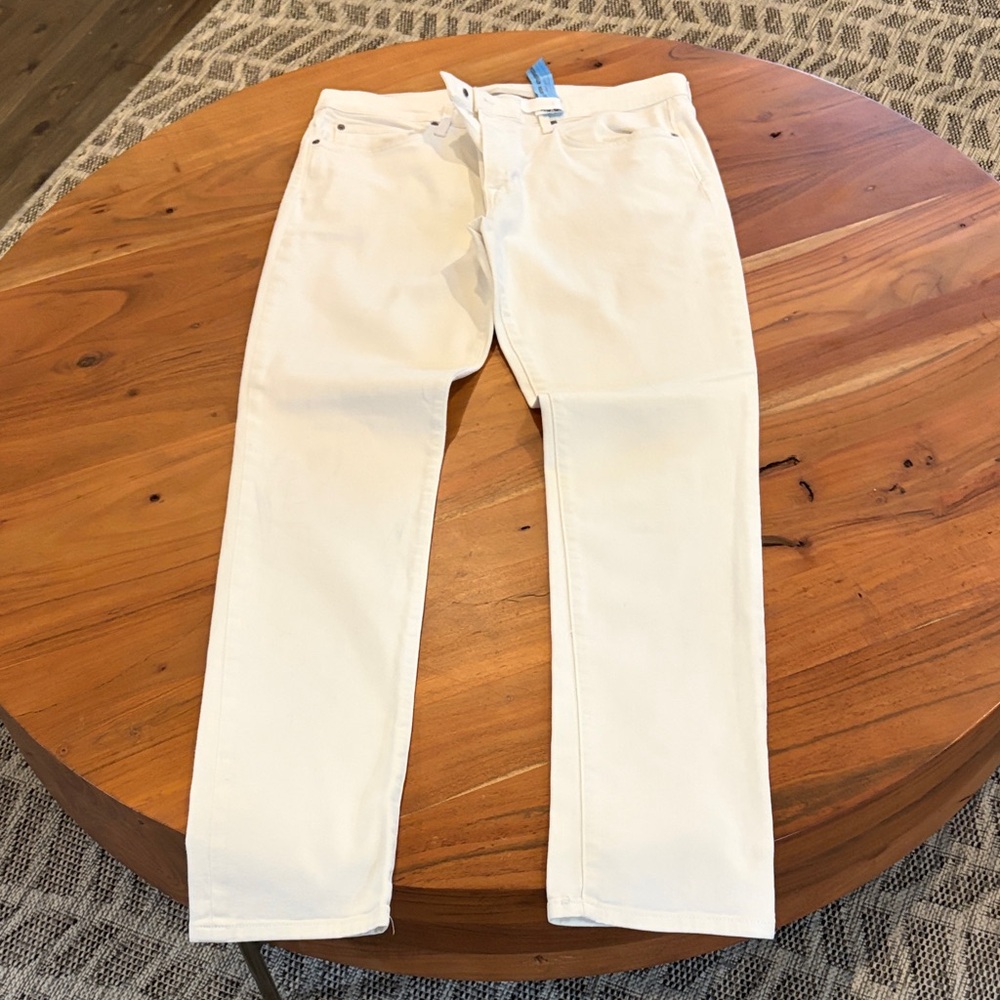 🥶 Dry cleaned Joes slim fit jeans in Great condition